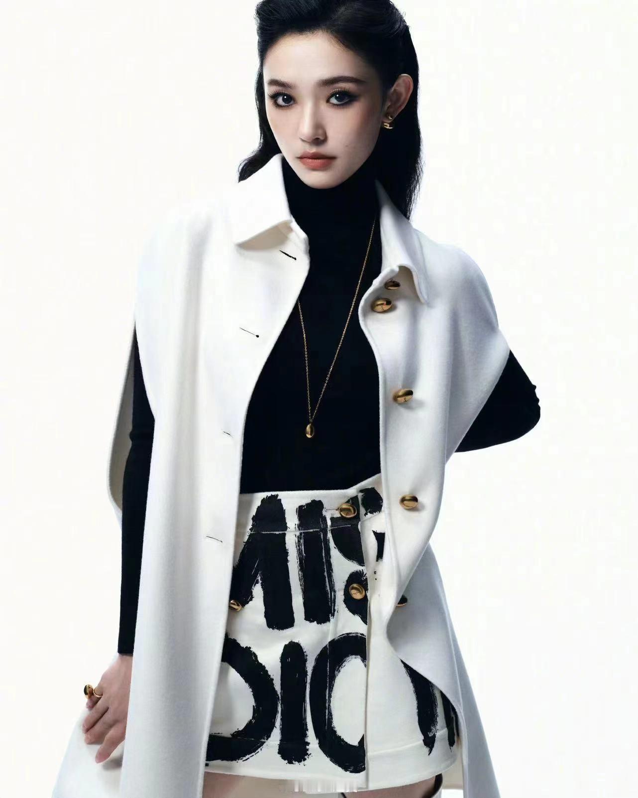 #林允超A短裙# 林允这次造型高级感拉满～美女的时尚感好强！造型师出来挨夸吧，好