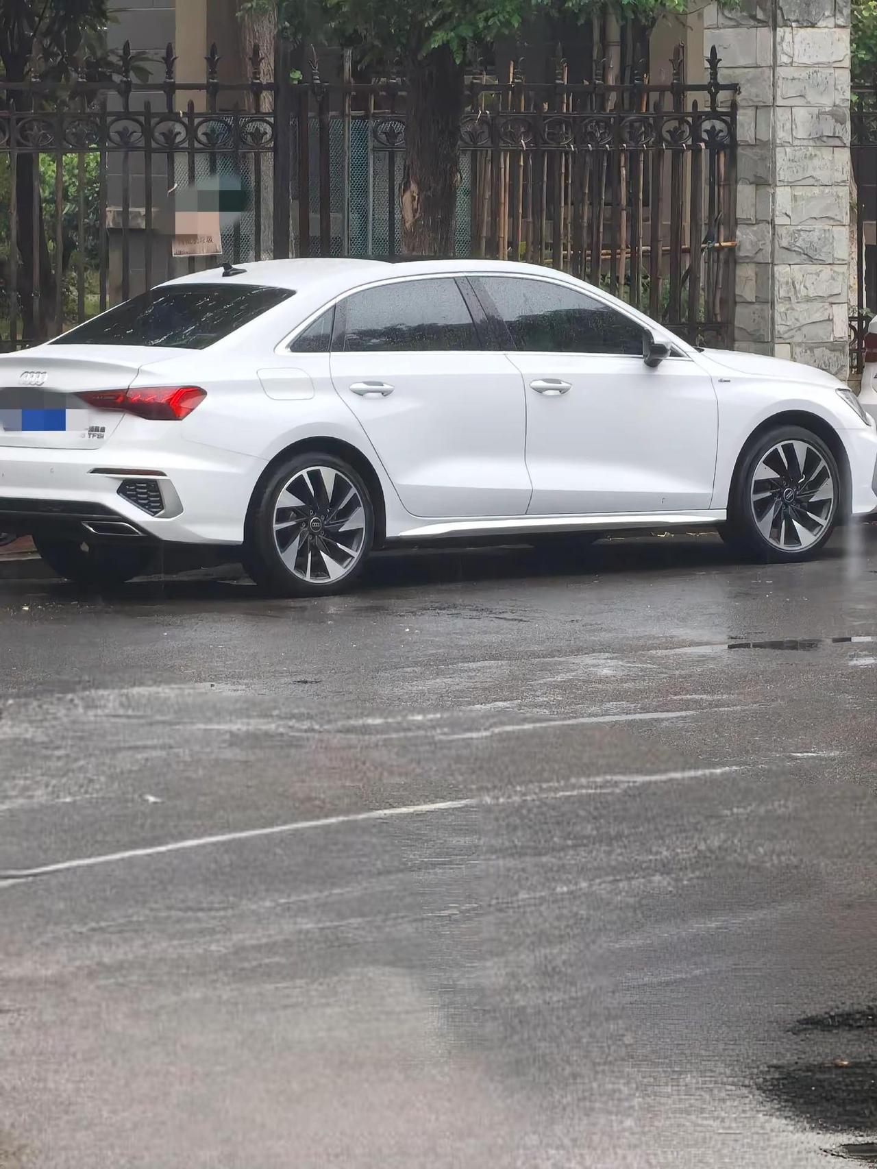 感恩我的座驾，风雨无阻，形影不离，永不背叛，它陪我走过低谷，也见证了我的荣耀时刻