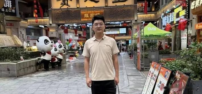 男子乘网约车赴云南 失联超1个月

11月13日，重庆刘女士反映，其男友10月5