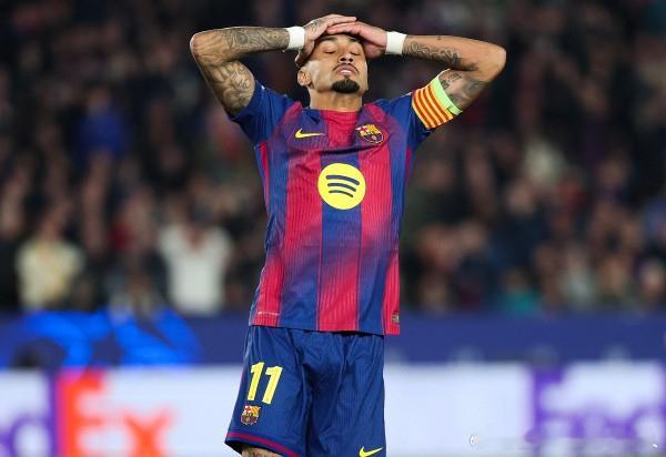 拉菲尼亚无缘FIFA最佳阵容，妻子替他“开麦”FIFA年度评选结果出炉，最佳男子