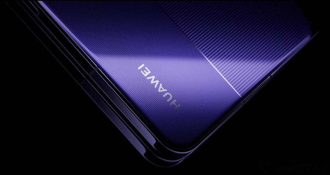 PuraXMax采用高端腕表级陶瓷材质现在手机长得都差不多，但华为Pura X 