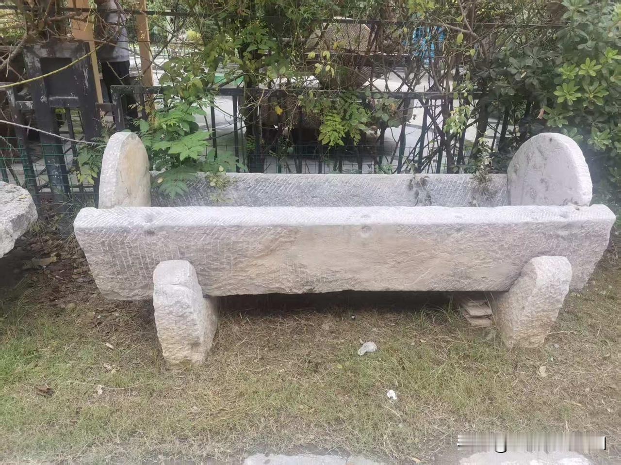 人到中年才懂得，小时候生病是幸福，长大后生病是煎熬有感：

小时生病有人疼，
喊