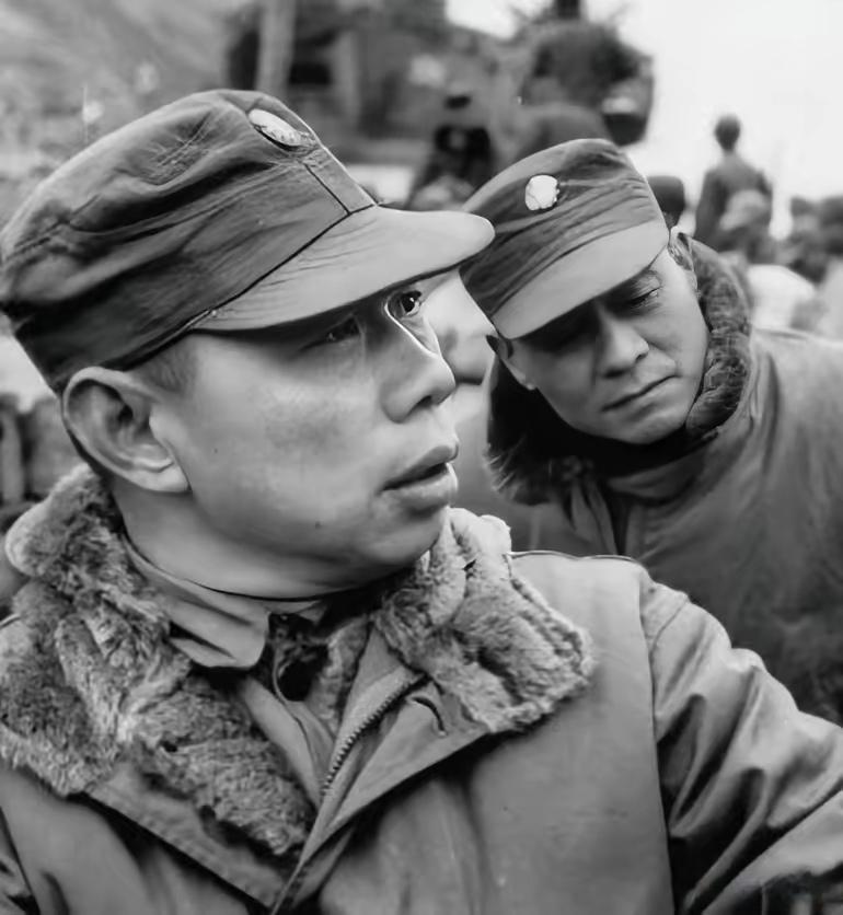 国军少将王元直在淮海战役中战败自杀，结果被解放军救下做了俘虏，然而他不仅没被关进