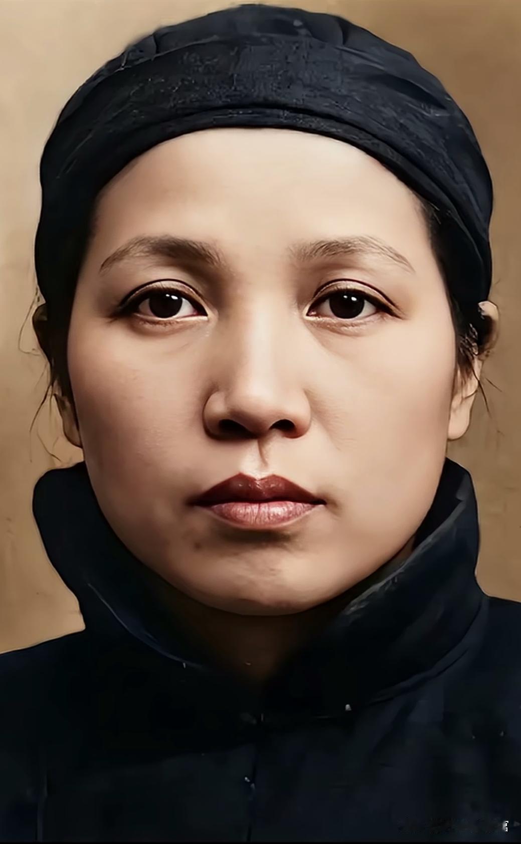 贤惠儒雅的女人，成就了一位中国人民的英明领袖。国人非常感谢，伟大的母亲。[祈祷]