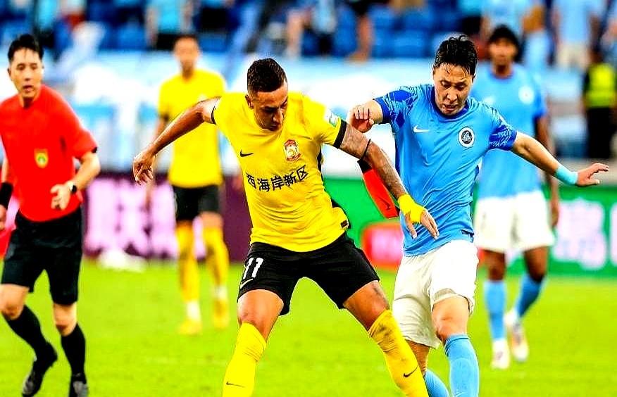 龙兴5万多球迷眼睁睁看着，一场奔着五连胜去的比赛，最后踢成了1比1。

主场对阵