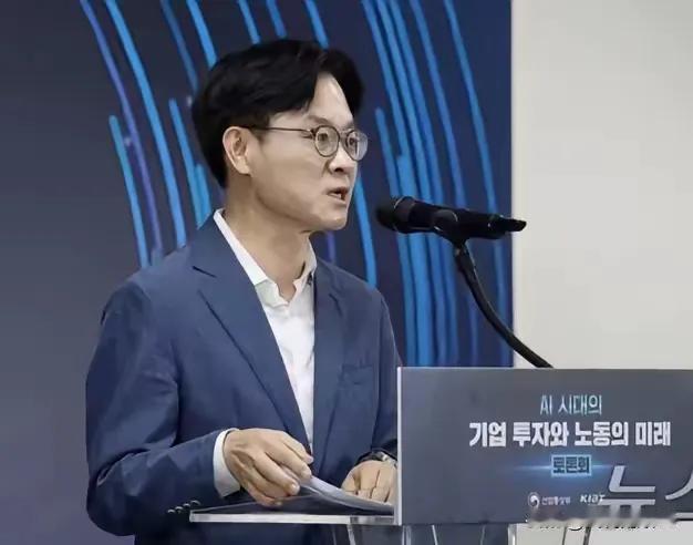 韩国部长睡不着了！

8月6号，韩国产业部长金正官公开表态，说中国发展快得让他“