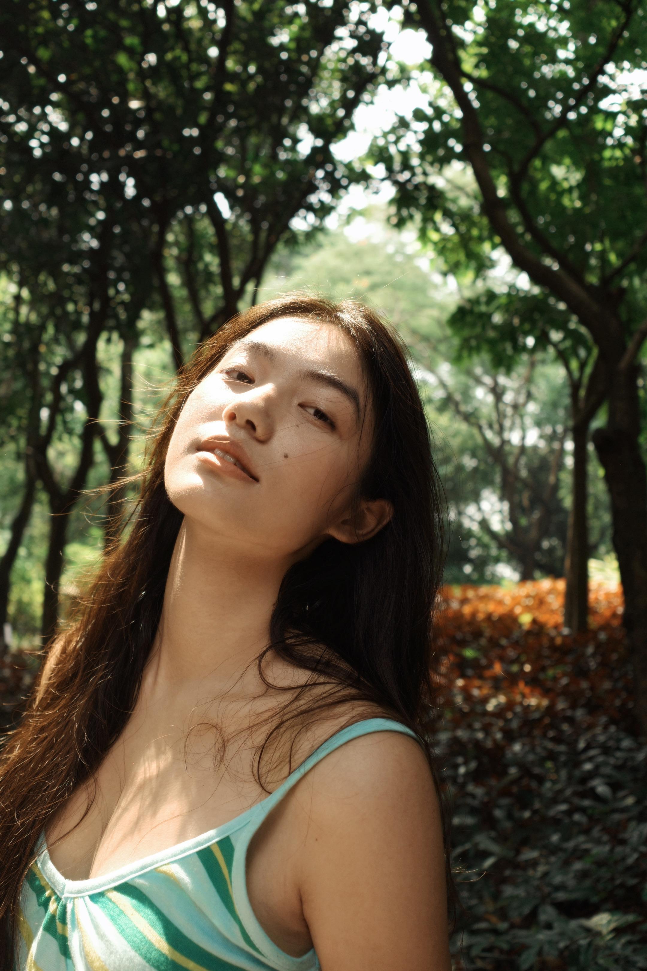 于是我摊开双手，允许一切流走。