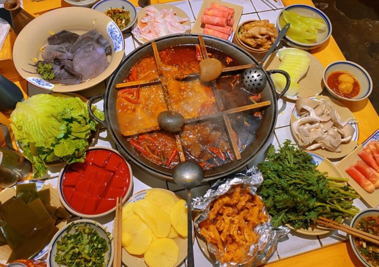 在国内啊，生什么病都要问什么能吃什么不能吃。这个问题呢其实非常的个体化。网上流行