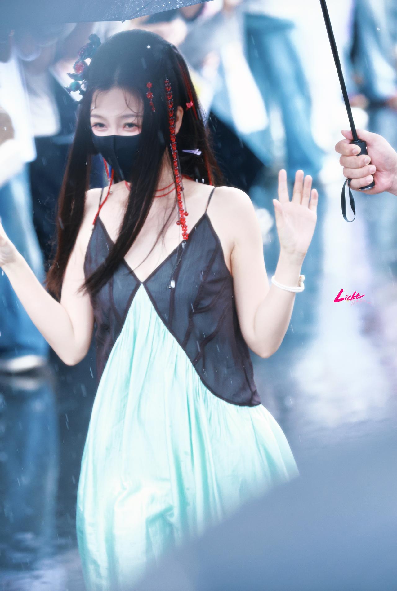 📷@虞书欣Esther 
2026.0701
“世界是你的游乐场”
虞书欣美商