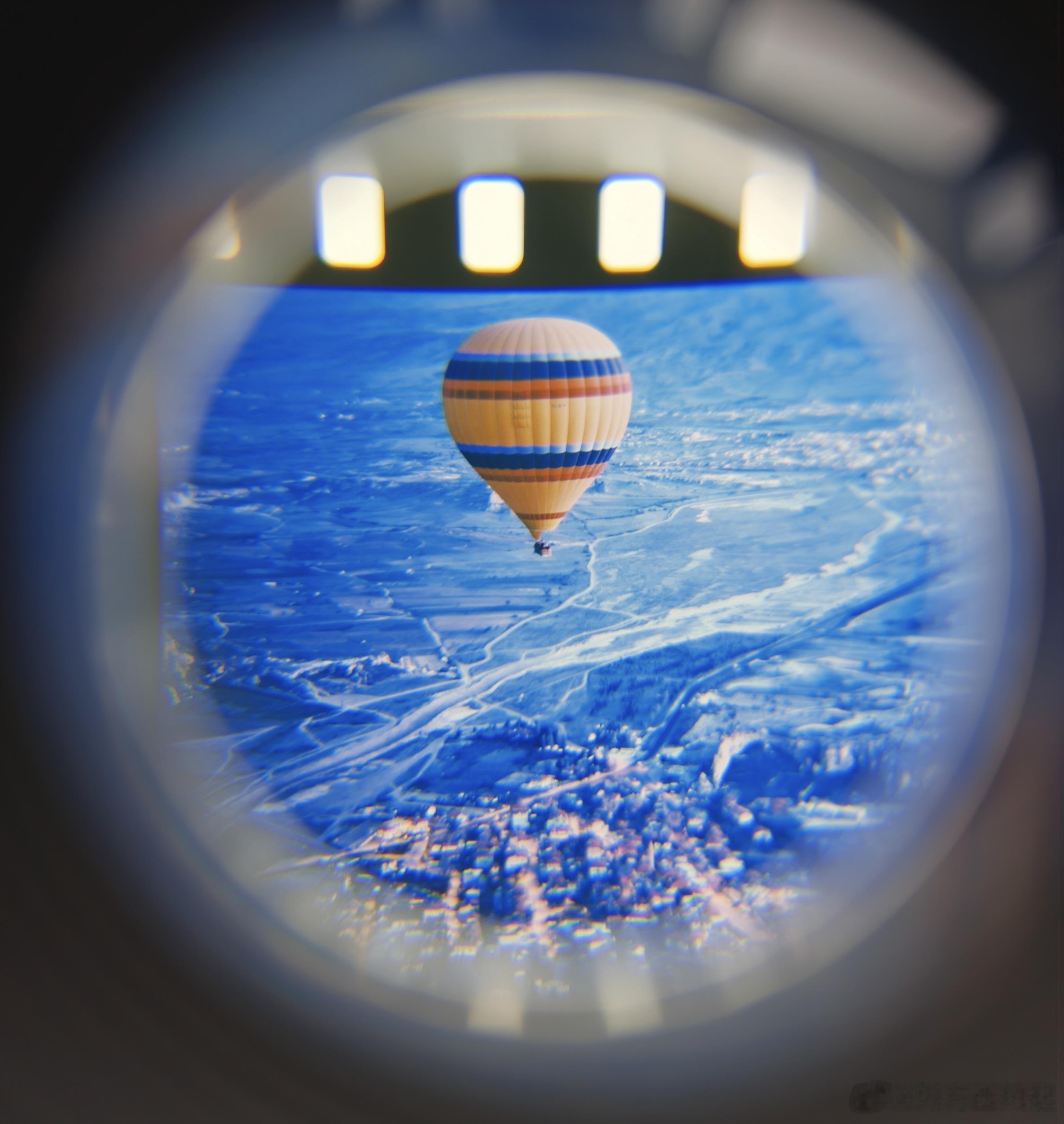 没想到这次OPPO的邀请函竟然会如此经典，一套「胶片观片台」，胶片可能消失，大师