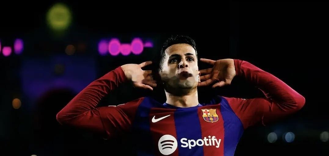 从国米手中抢人！昔日后卫火线回归，巴萨后防迎来“万能钥匙”据西班牙《阿斯报》最新