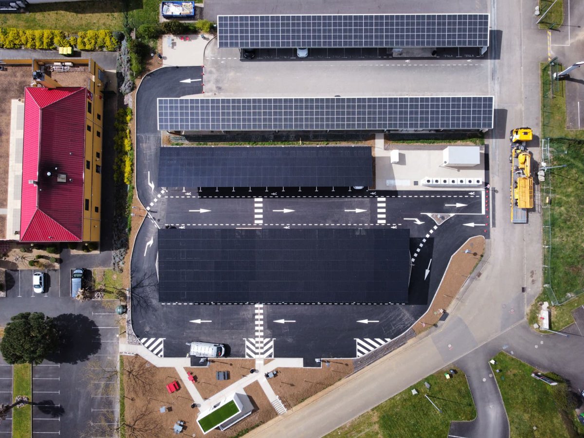 4月3日，特斯拉宣布全球第8万根超充桩投入使用。特斯拉全球超级充电网络现在每天提