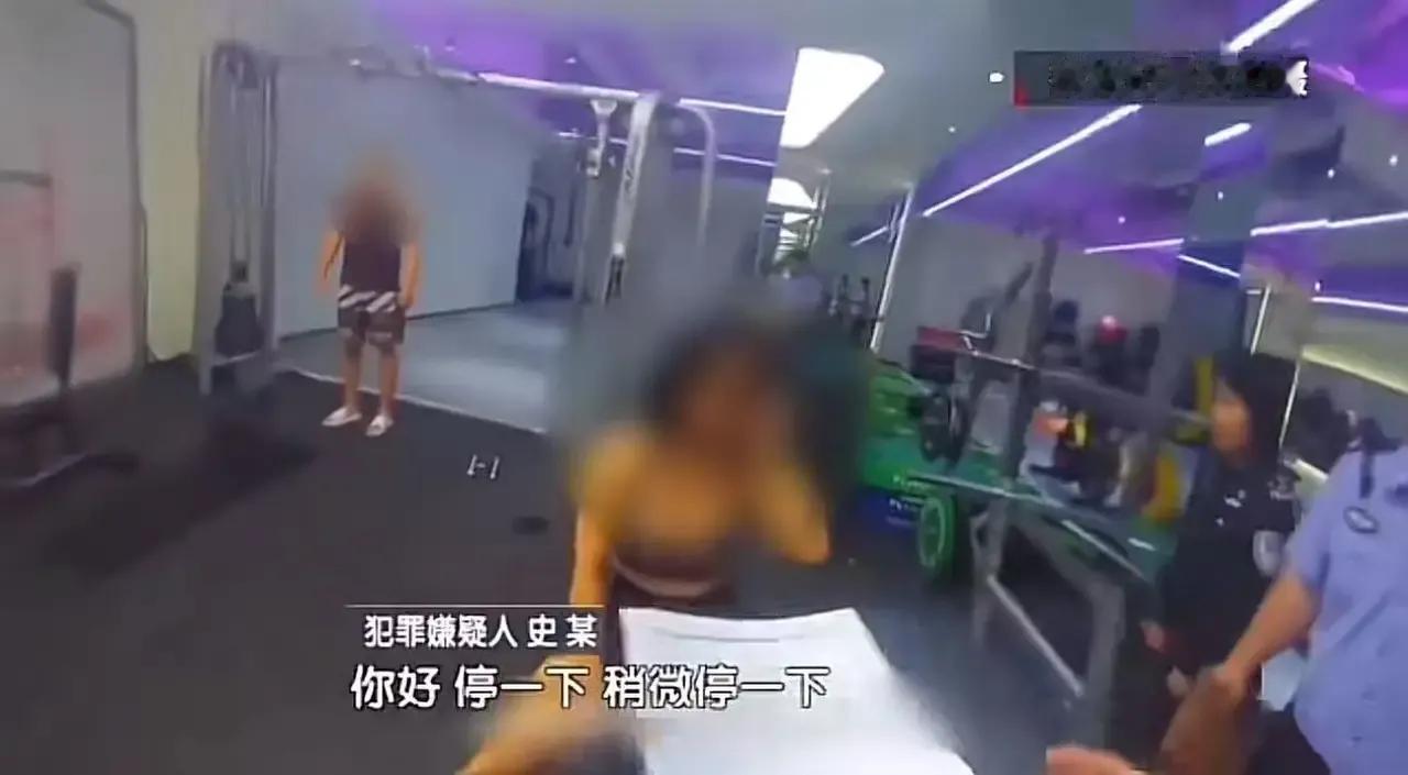 月薪不菲的美女化妆师，竟是电商平台“退衣姐”？四年狂薅90万，最终被民警当场拿下