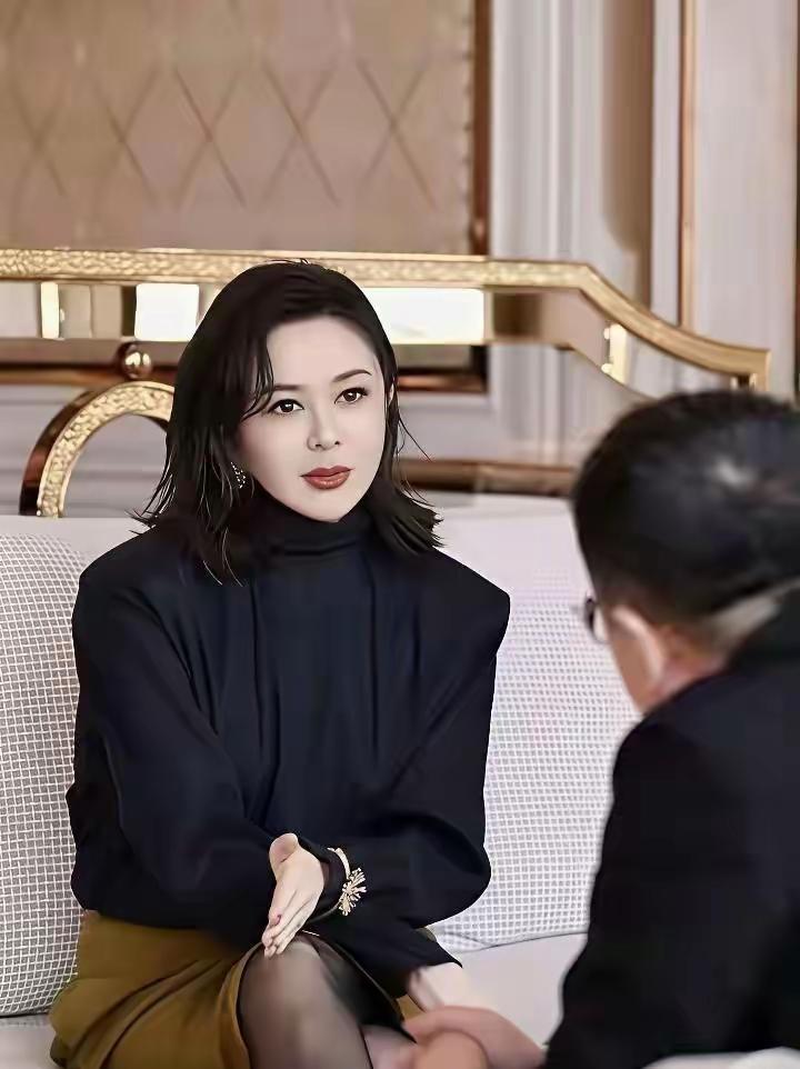 63岁关之琳身着黑丝亮相，状态绝佳，妥妥公认的冻龄女神。 ​​​
