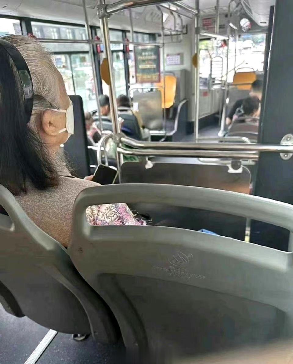 不要小看每一位阿姨 ​​​