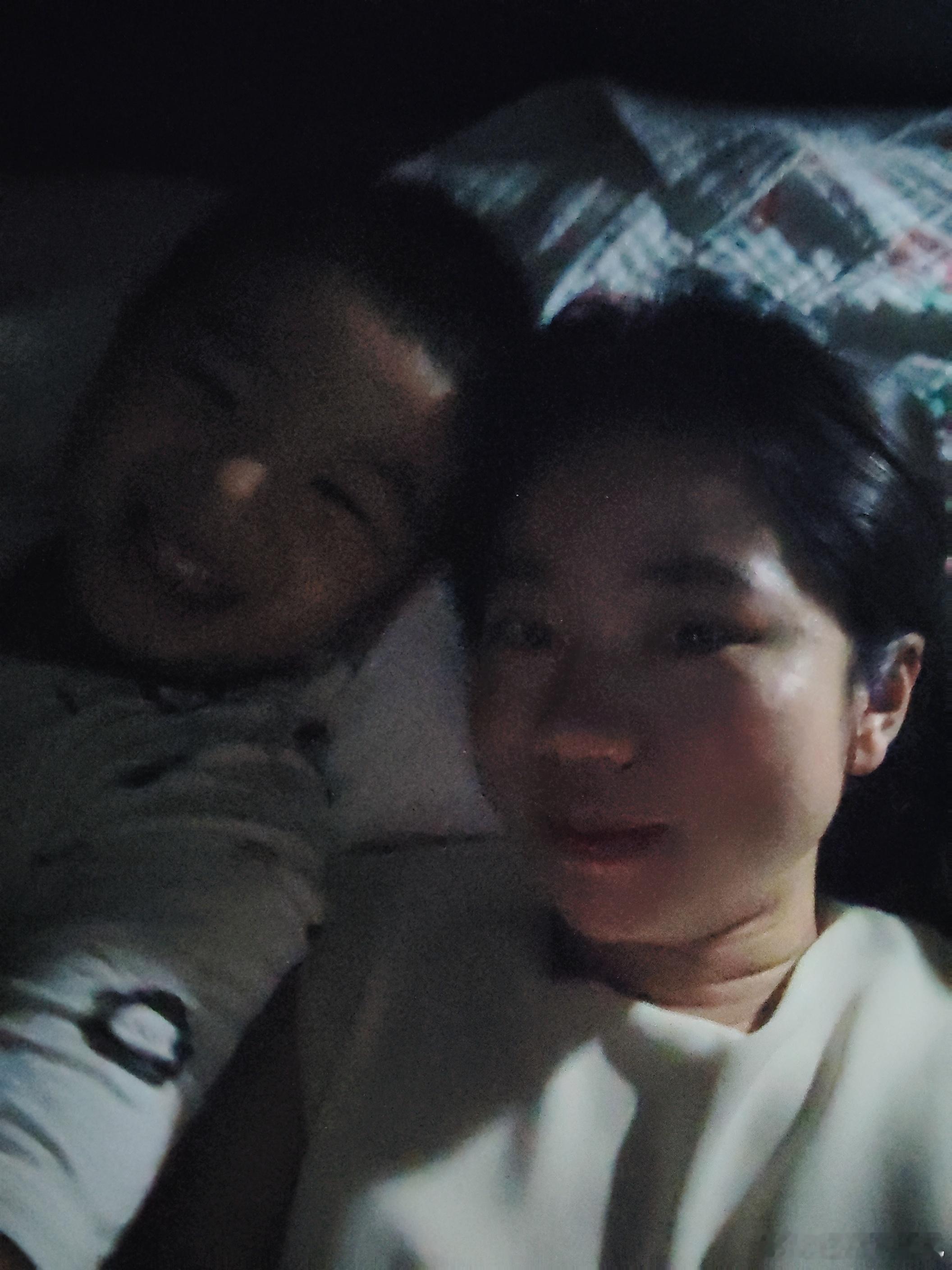 今晚你一定很开心吧！我终于同意带着两孩子净身出户了。我放过你了。你赢了。以后就请