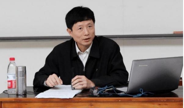 1958年出生的艾跃进曾说过：“让工人下岗，还要人家从头再来，你们为什么不从头再
