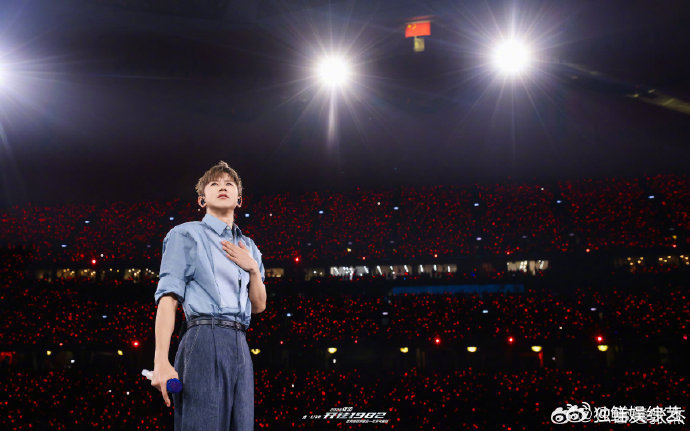 张杰表达爱传递爱 一首《这就是爱》承载太多感动，现场求婚、相拥落泪，全是爱的模样