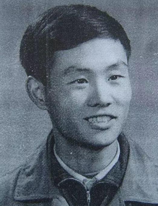 1970年，南京青年因一首歌判死刑，被公审后，审判员给他的宣判竟然是"有期徒刑1