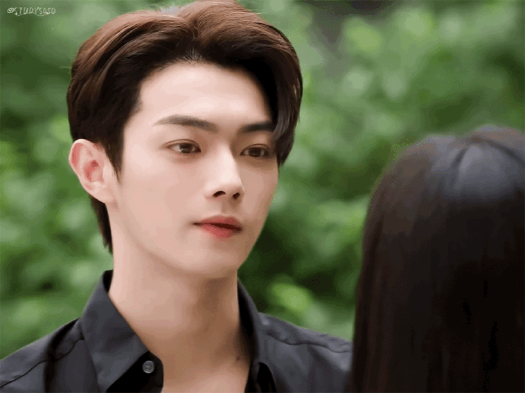 #许凯表情管理##姚志明表情管理# “我们也算是半个…” “半个什么” “半个兄