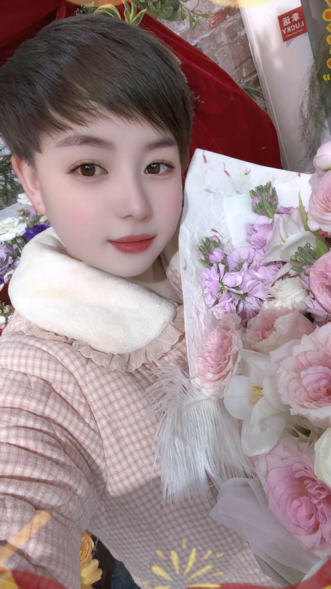 今天做了回精致女生 粉色花束装饰灵感