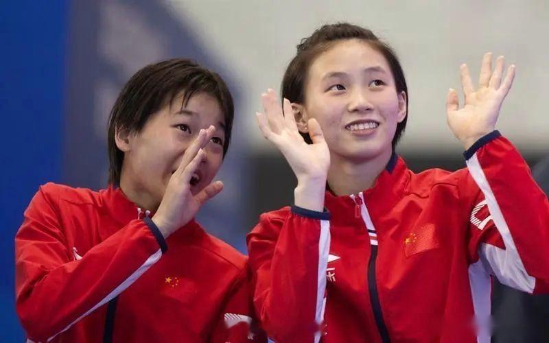 #陈芋汐10米台冠军#全红婵国内第二，世界第一全国人民都知道的。在没比赛之前我都
