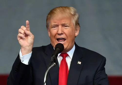 美国这几天连续在贸易和人工智能领域加码，表面上是两条线，背后其实指向同一个目标：