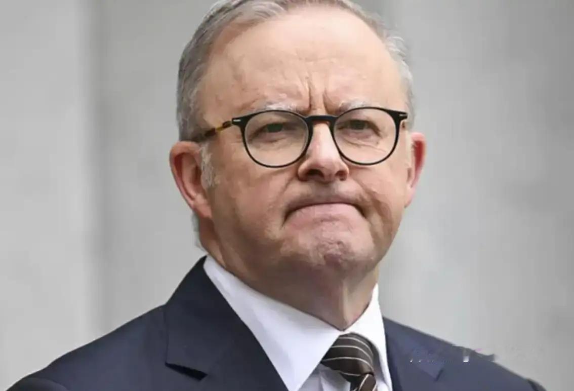 12月31日解放军台海军演正酣，澳大利亚突然凑上来刷存在感，外交部发声明“关切”