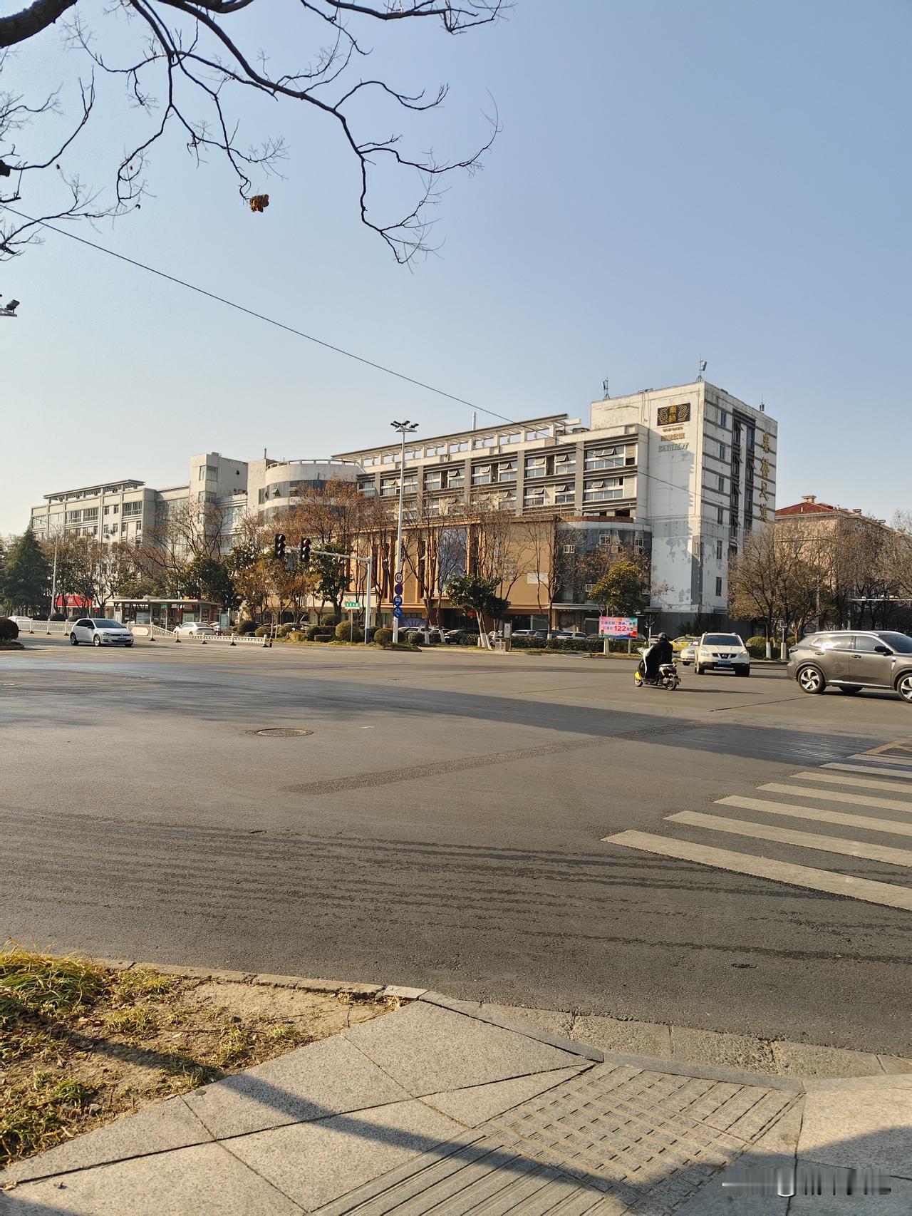 晒图笔记大赛冬天宿迁街头，寒意来袭。树叶枯萎🥀。