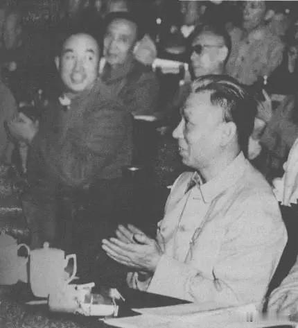 1951年，刘少奇和薄一波(二排左一)在中央人民政府委员会第十二次会议上。会议通
