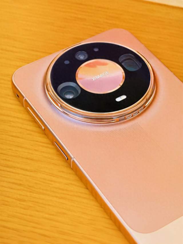 Mate90 Pro Max典藏版：别为1TB冲顶配，除非你要的是睿影Z10