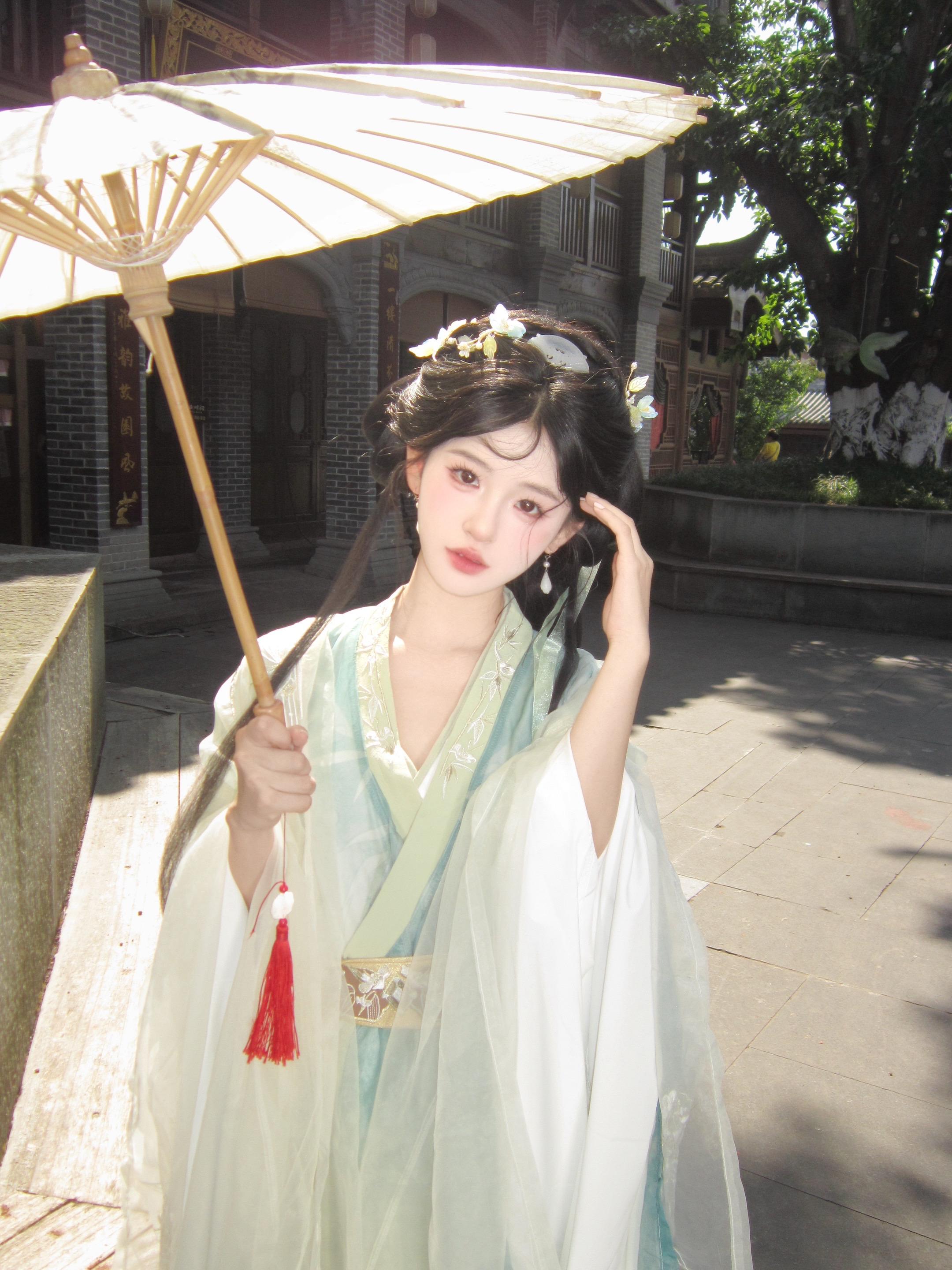 折腰的汉服就是掌管清冷感的神啊🥺。