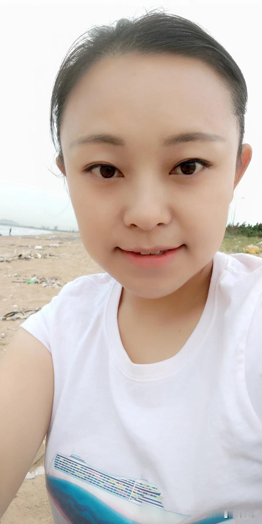 昨天捡的贝壳都已刷出来晒着了！明天一起发出，大家别催我啦！请耐心等待一下吧。[笑