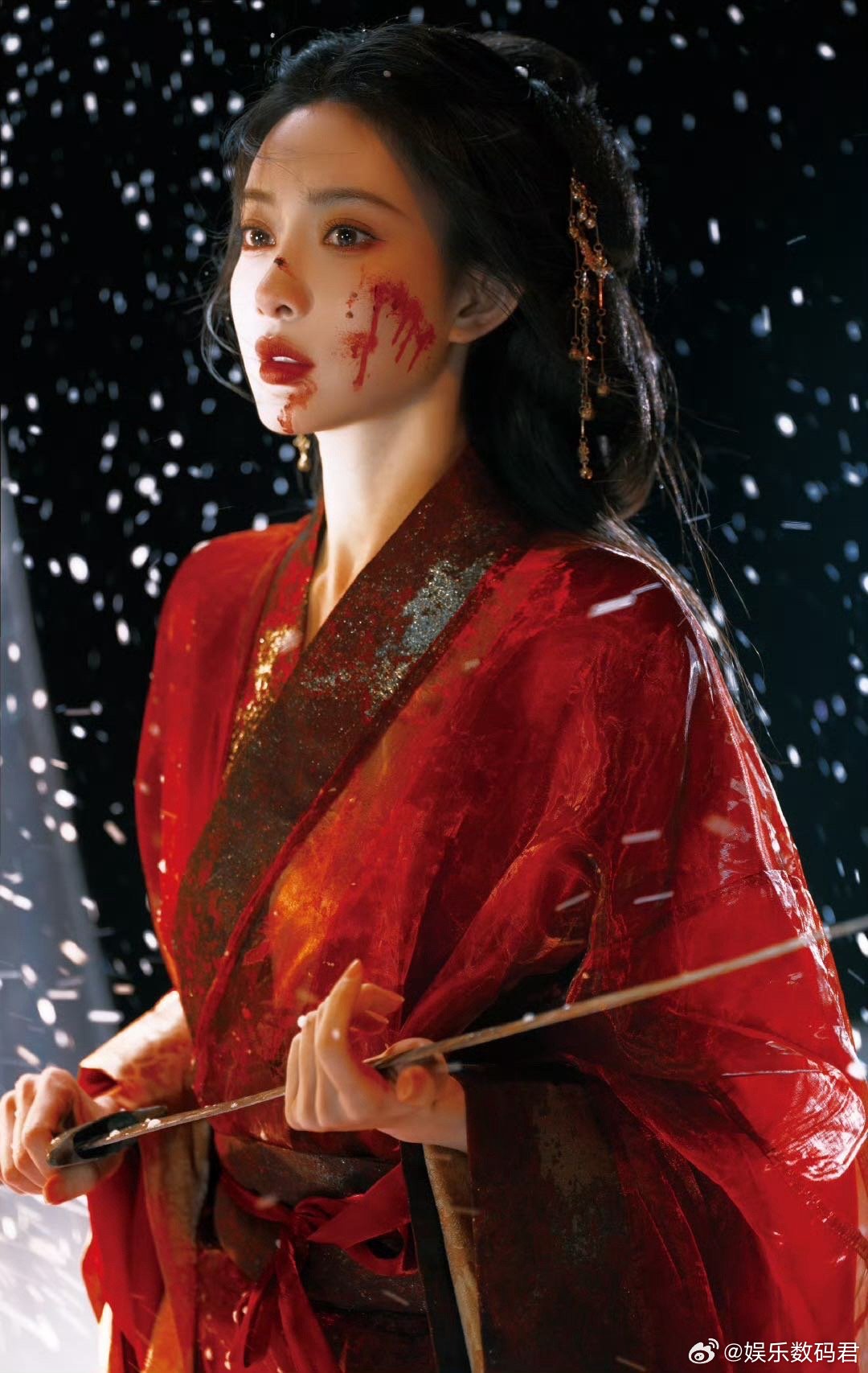 孟子义百花杀开机节奏《百花杀》开机，孟姐事业心拉满！这次勇闯权谋赛道，化身沈汐和