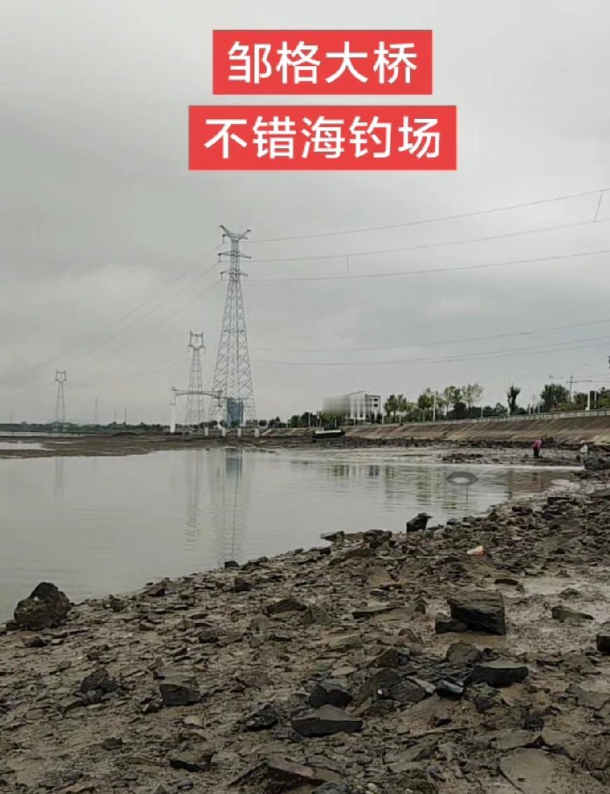 闲不住的钓鱼人
今年国庆假期，八天下了六天雨，有的钓友提前十多天就定船期，结果十