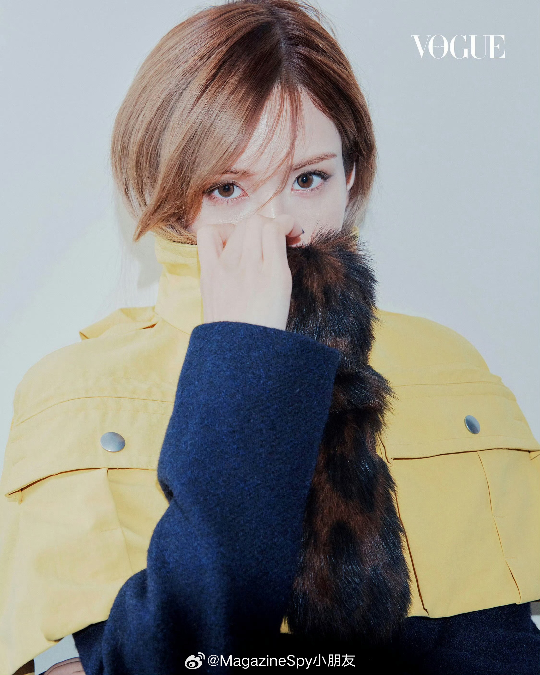 完整大片释出，Somi全昭弥坐镇泰版VOGUE八月刊封面，Prada加持，解锁韩
