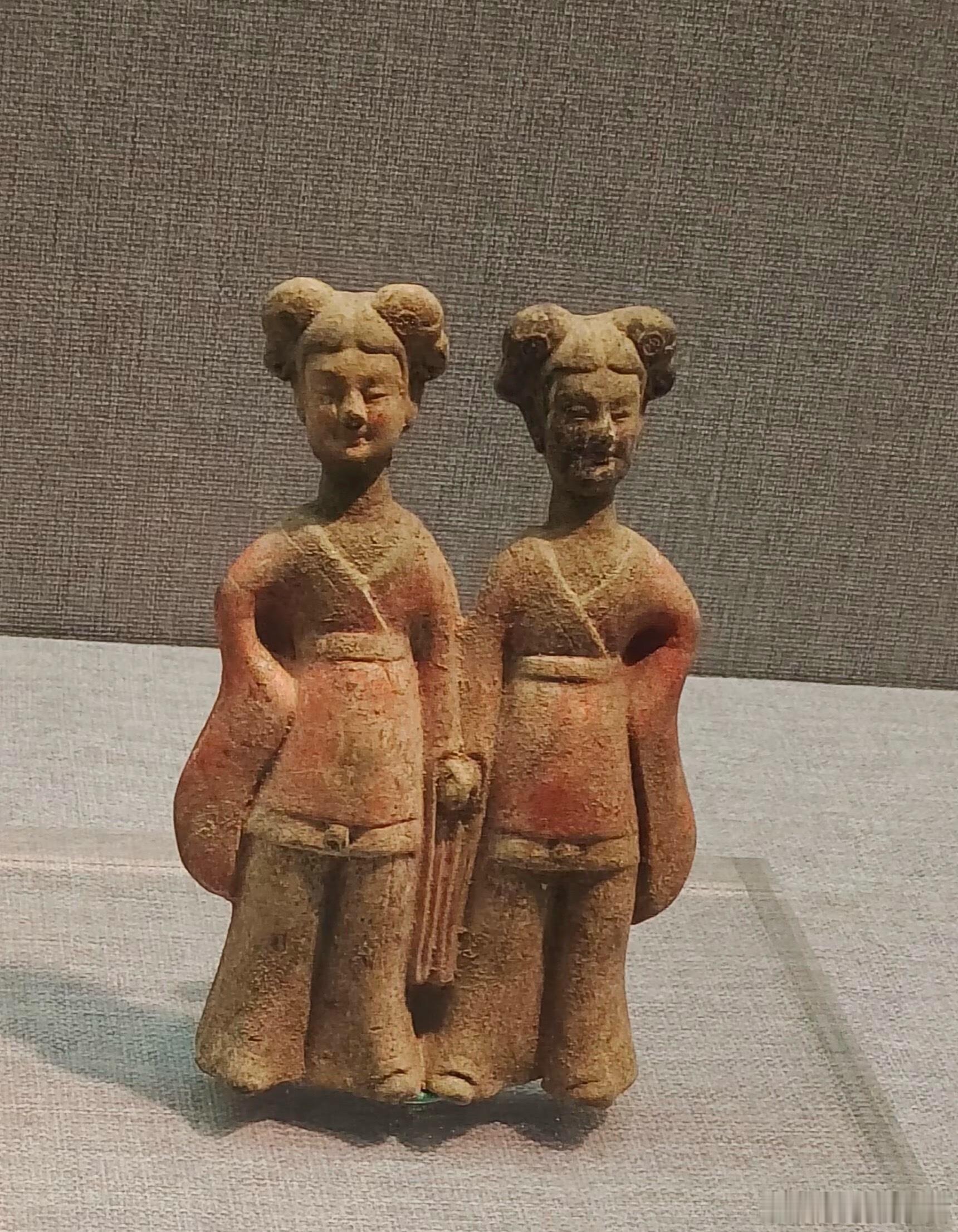 AI北魏姐妹花 火象土象闺蜜火象妹妹：腮红出土自带！口红色号千年等一回！”主打一