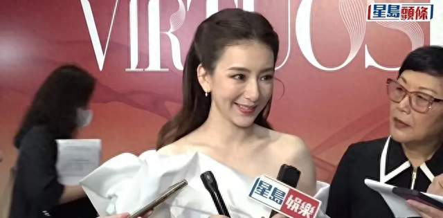 方媛时装周采访太尴尬！粤语靠翻译，连最擅长的穿搭也说不明白