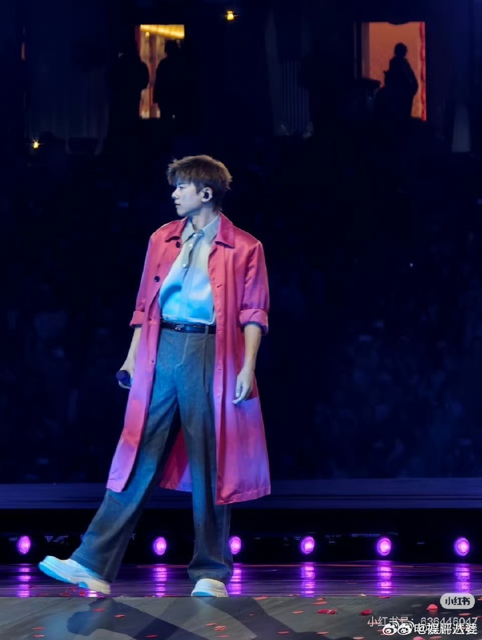 张杰的鸟巢舞台是史诗级的 是谁还在为张杰鸟巢舞台循环刷路透!灯光织就梦幻幻境，舞