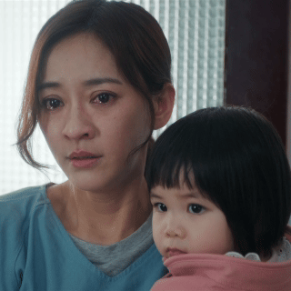 陈意涵新片在狱中生孩子 最破碎的人生，也有最坚定的爱。入狱妈妈在高墙里生下女儿，