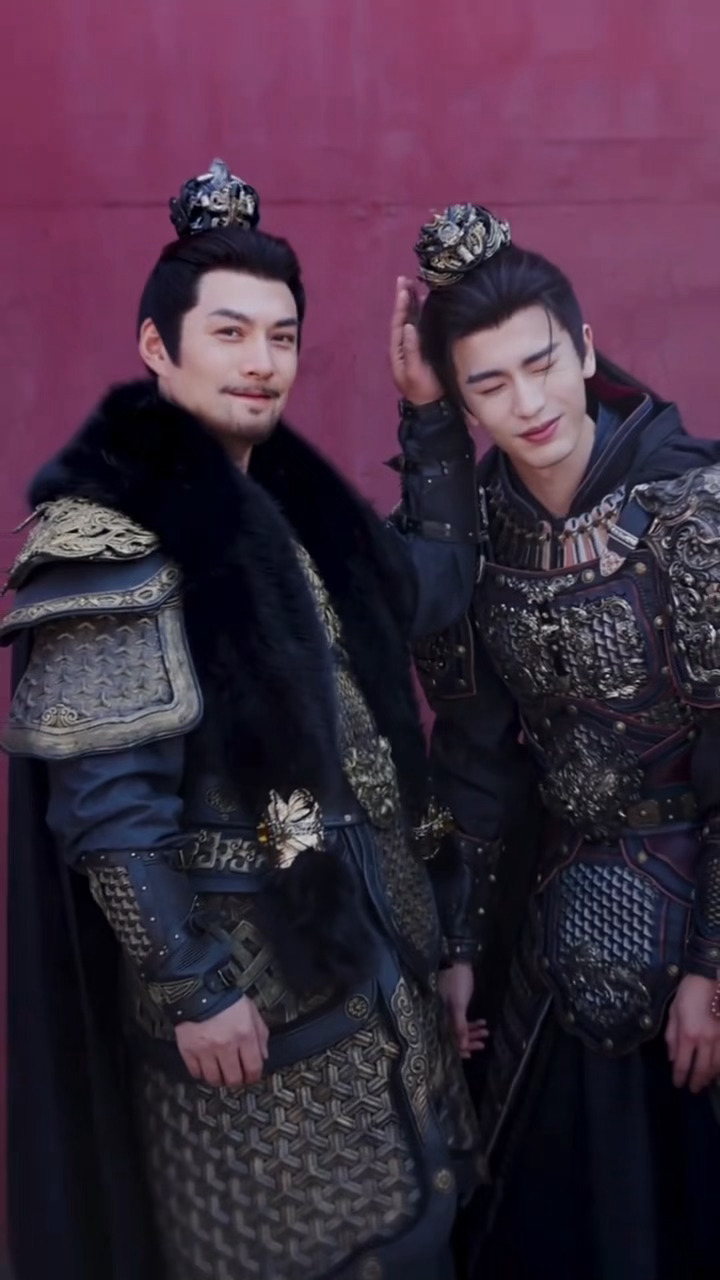 中年法拉利和青年法拉利的区别🈶舅侄建模权威这一块/.张凌赫严屹宽合拍视频