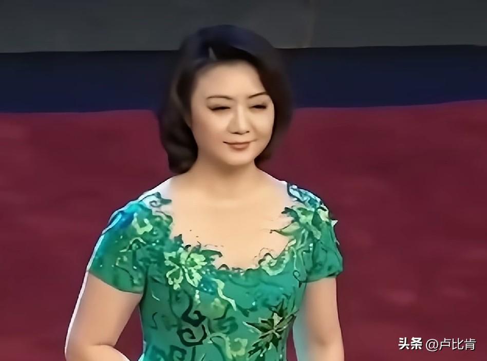 李胜素，来自河北柏乡，岀生戏曲世家，梅兰芳嫡系弟子，国家一级梅派京剧演员，代表作