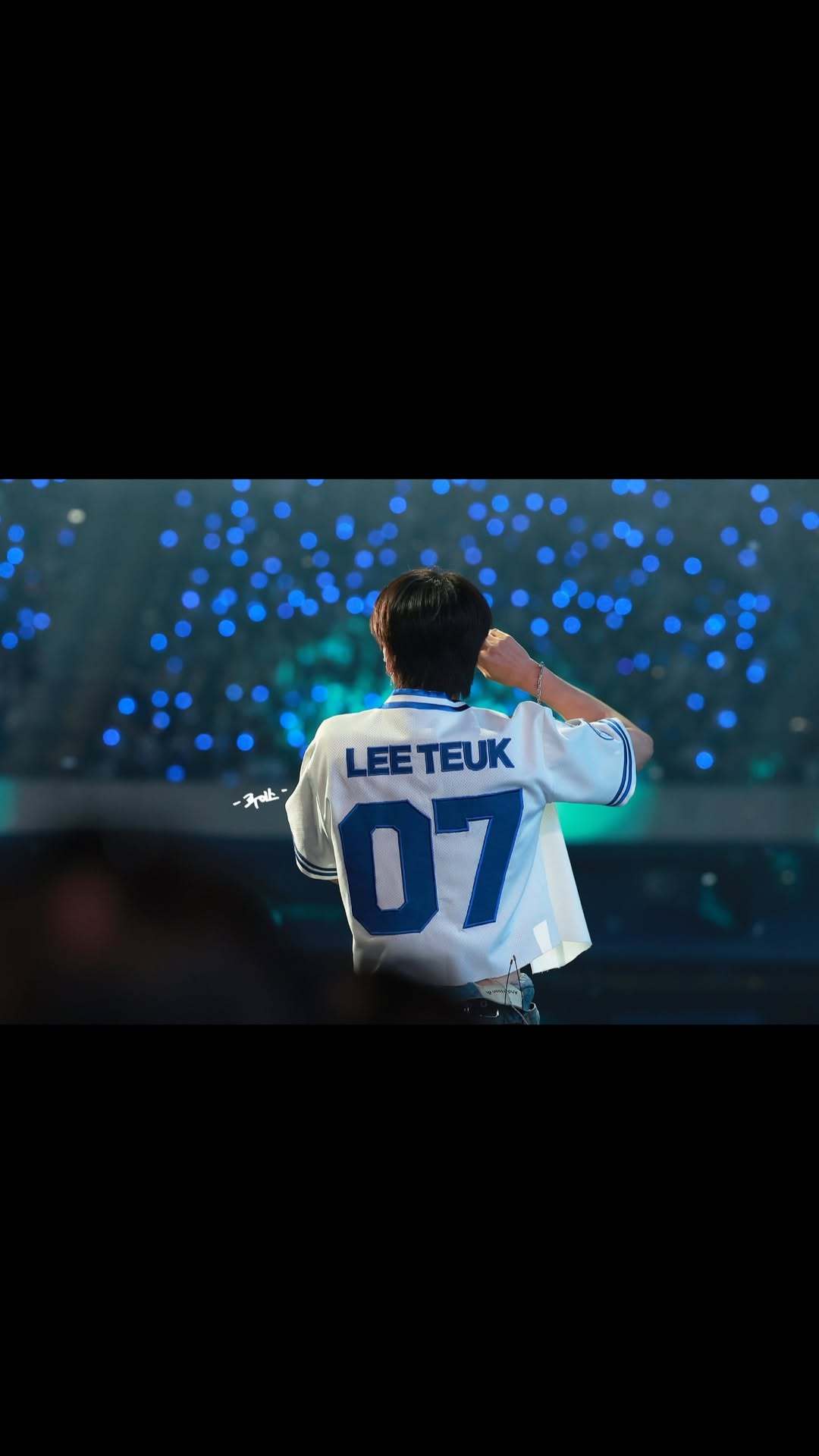 “CB百蓝_。251117 ins story更新： 