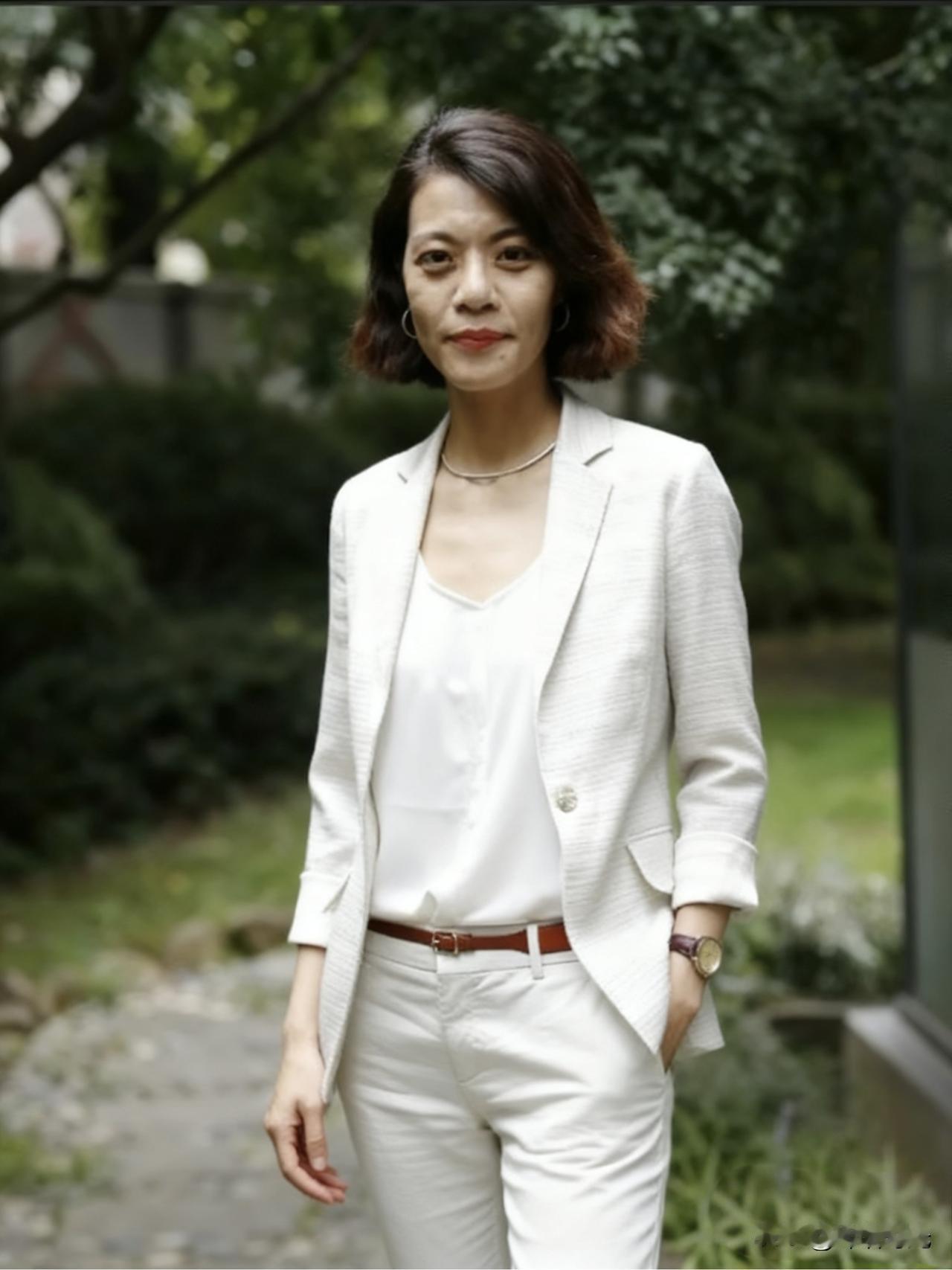 12月23日报道，复旦大学教授陈果说，“别天天焦虑这个，焦虑那个了。[黑线]
白