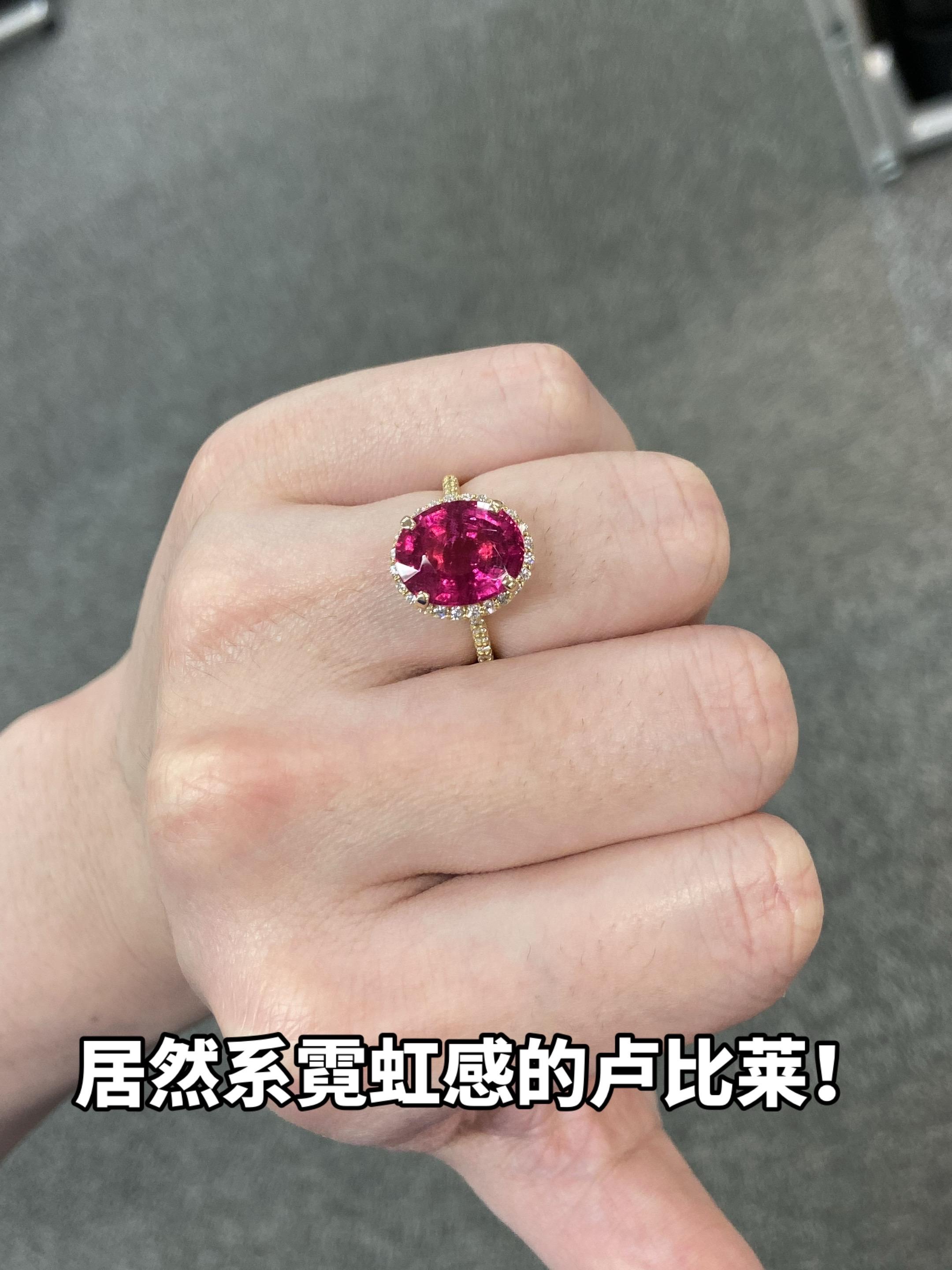 比正红色还要好看的颜色。