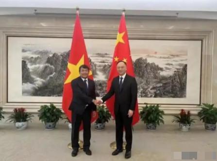 一旦爆发大战，越南还能战胜超级大国吗？张召忠四字点醒国人。如果说中国跟越南再真刀