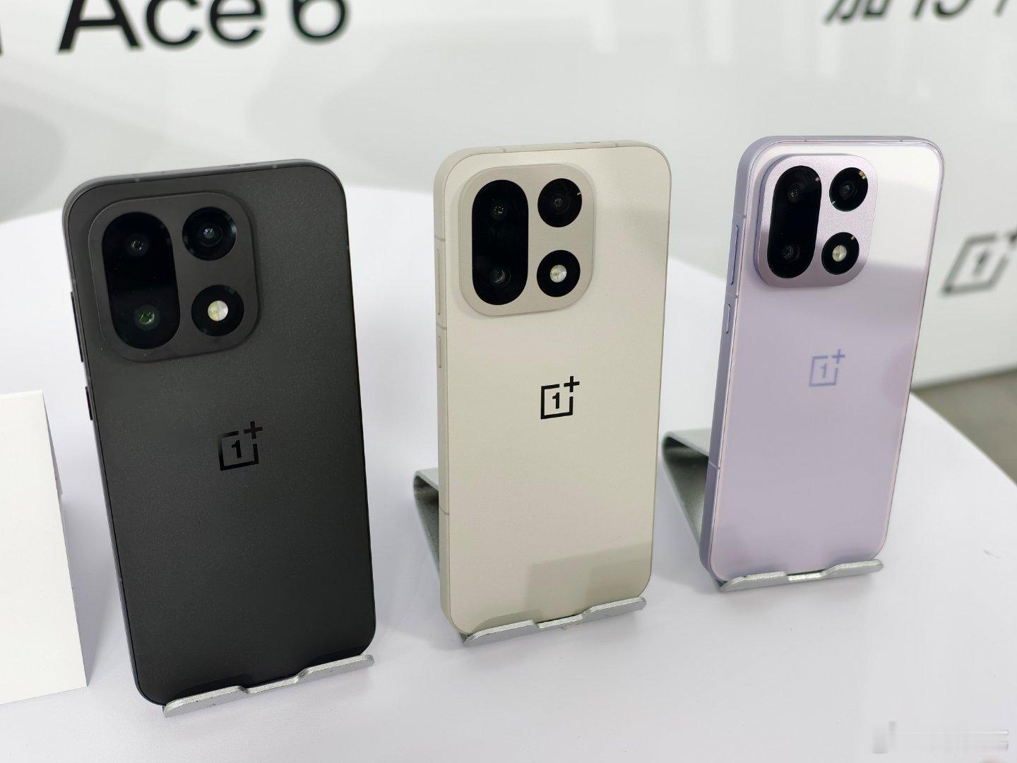 看一下一加ace6一加15 真机 ​​​