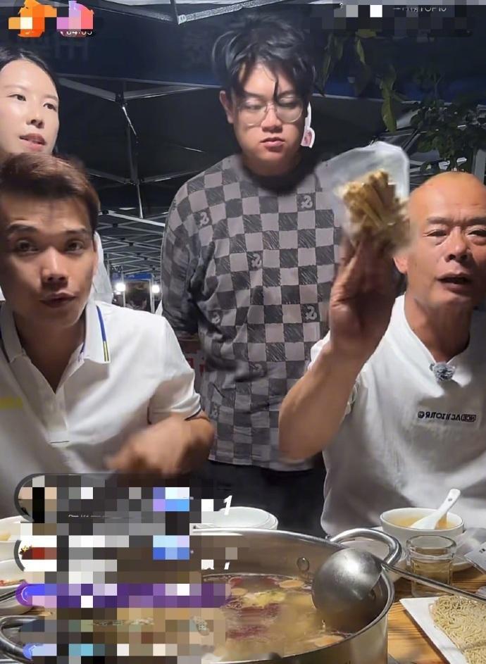 【莫叔分店开业带货直播连轴转：凌晨赶到新兴参与开业仪式，晚上回佛山直播带货】广东