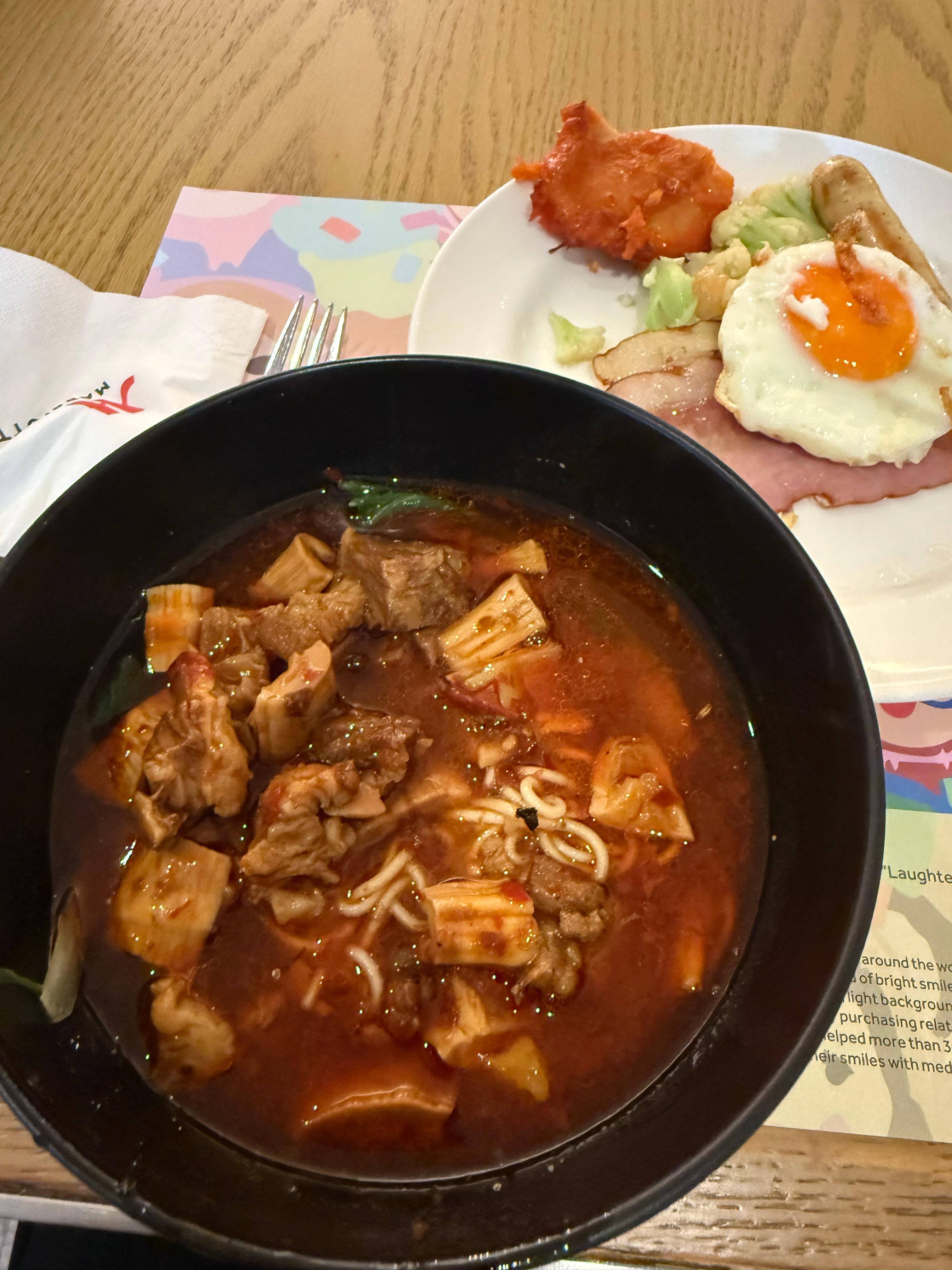 早[太阳]能让我爬起来吃早餐的只有成都[色]  ​​​