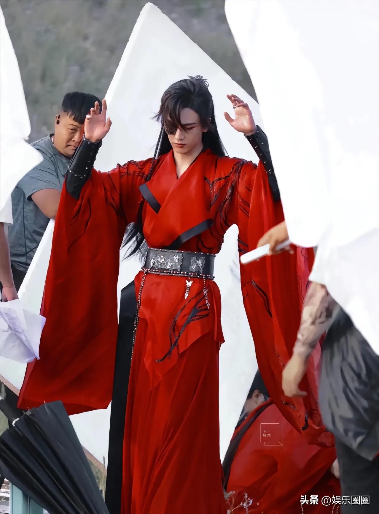 要是花城这个时期搬上大荧幕，张凌赫是更火还是掉粉还真不好说。

张凌赫此前发展势